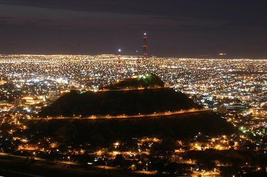 Vista nocturna de Hermosillo desde el Cerro de la Campana